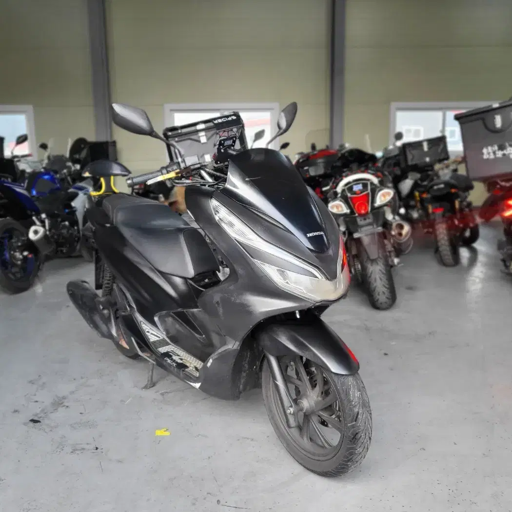 19년식 pcx125 판매합니다.