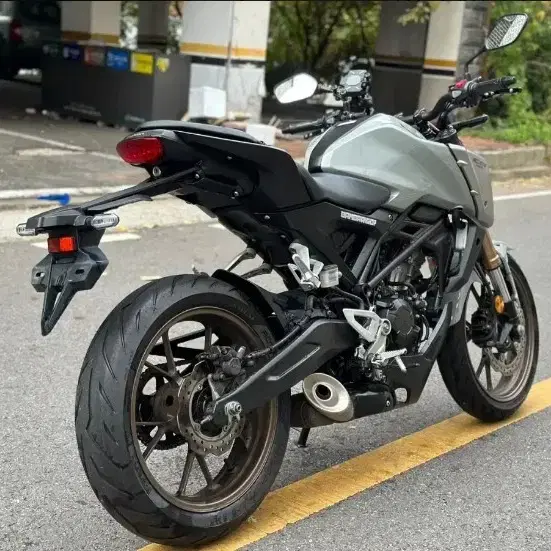 혼다 cb125r 21년식 판매합니다