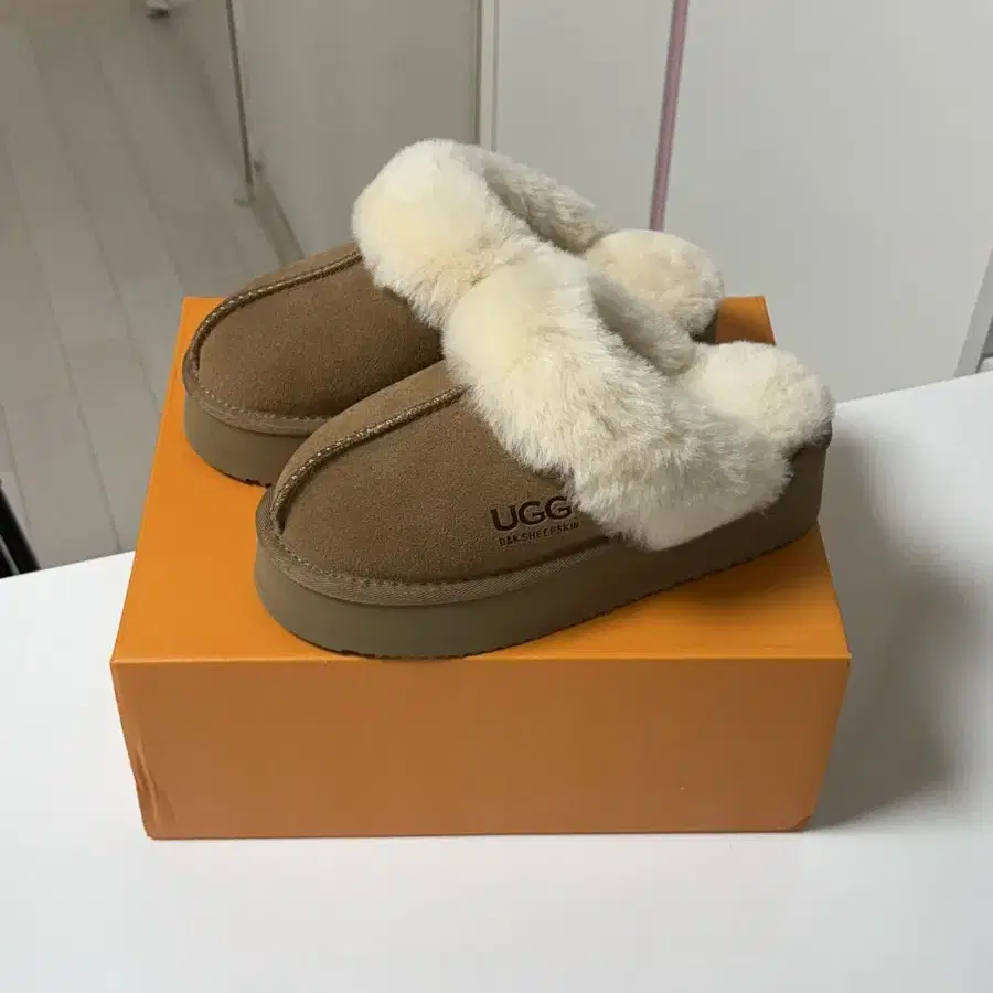 어그 슬리퍼 UGG DK Vana 35/36 230 새상품