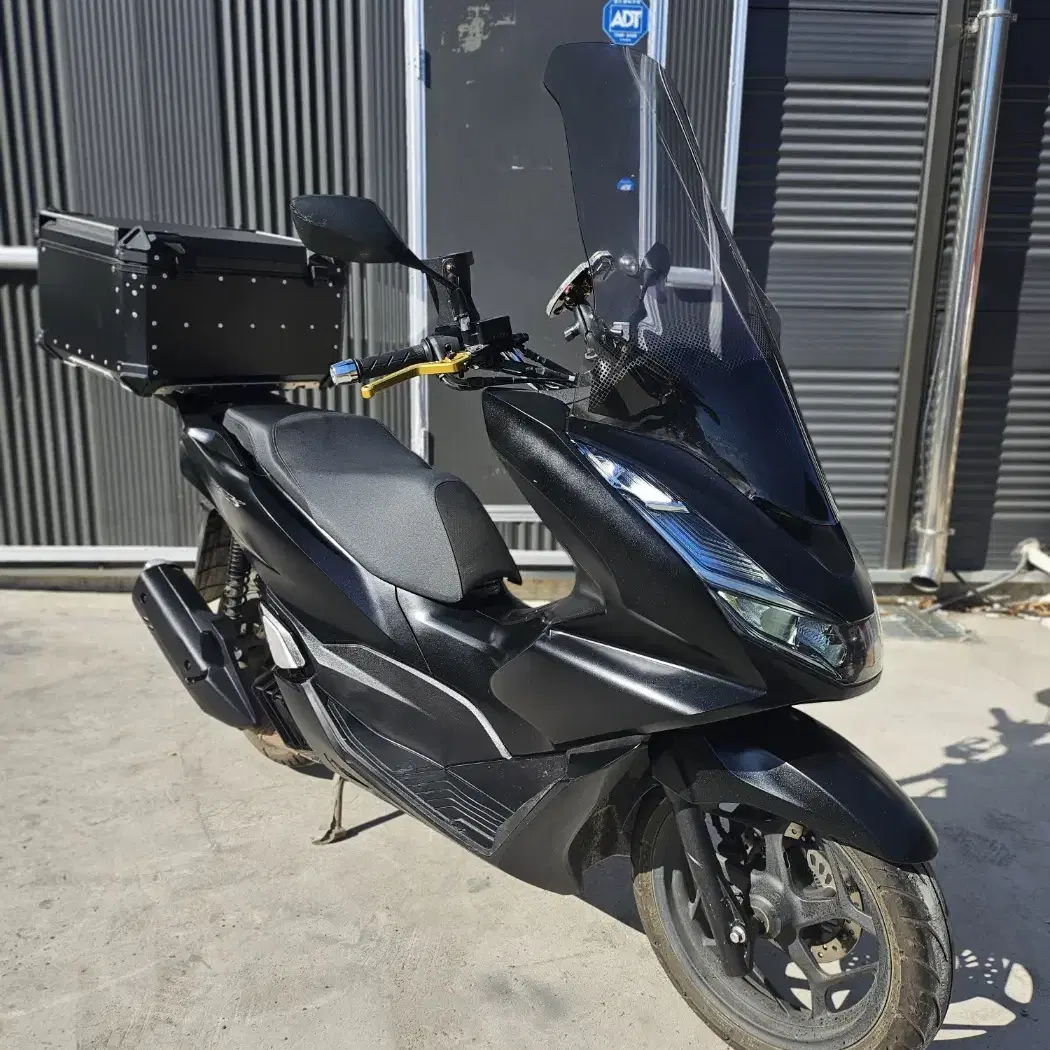 pcx125 22년식 8천키로 상태좋은 배달세팅 최저가로 급매합니다.