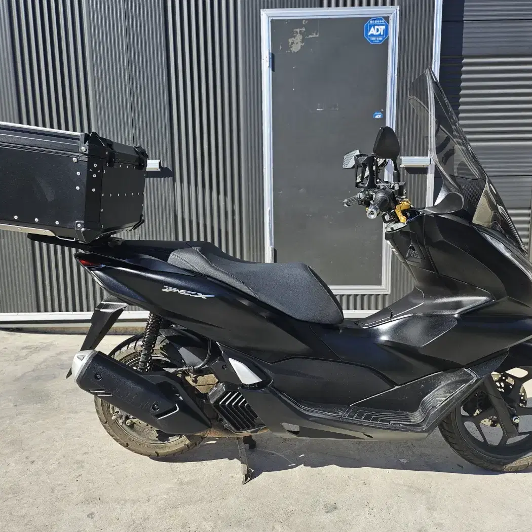 pcx125 22년식 8천키로 상태좋은 배달세팅 최저가로 급매합니다.