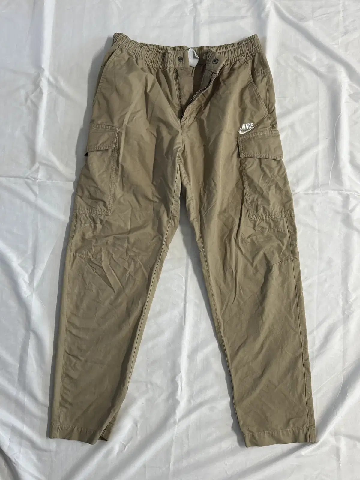 NIKE CLUB CARGO BEIGE PANTS