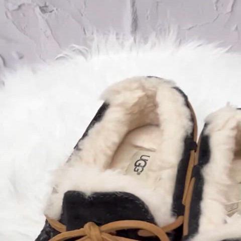 ugg 어그 미국 다코타 슬립온 털로퍼 모카신 검정 240mm