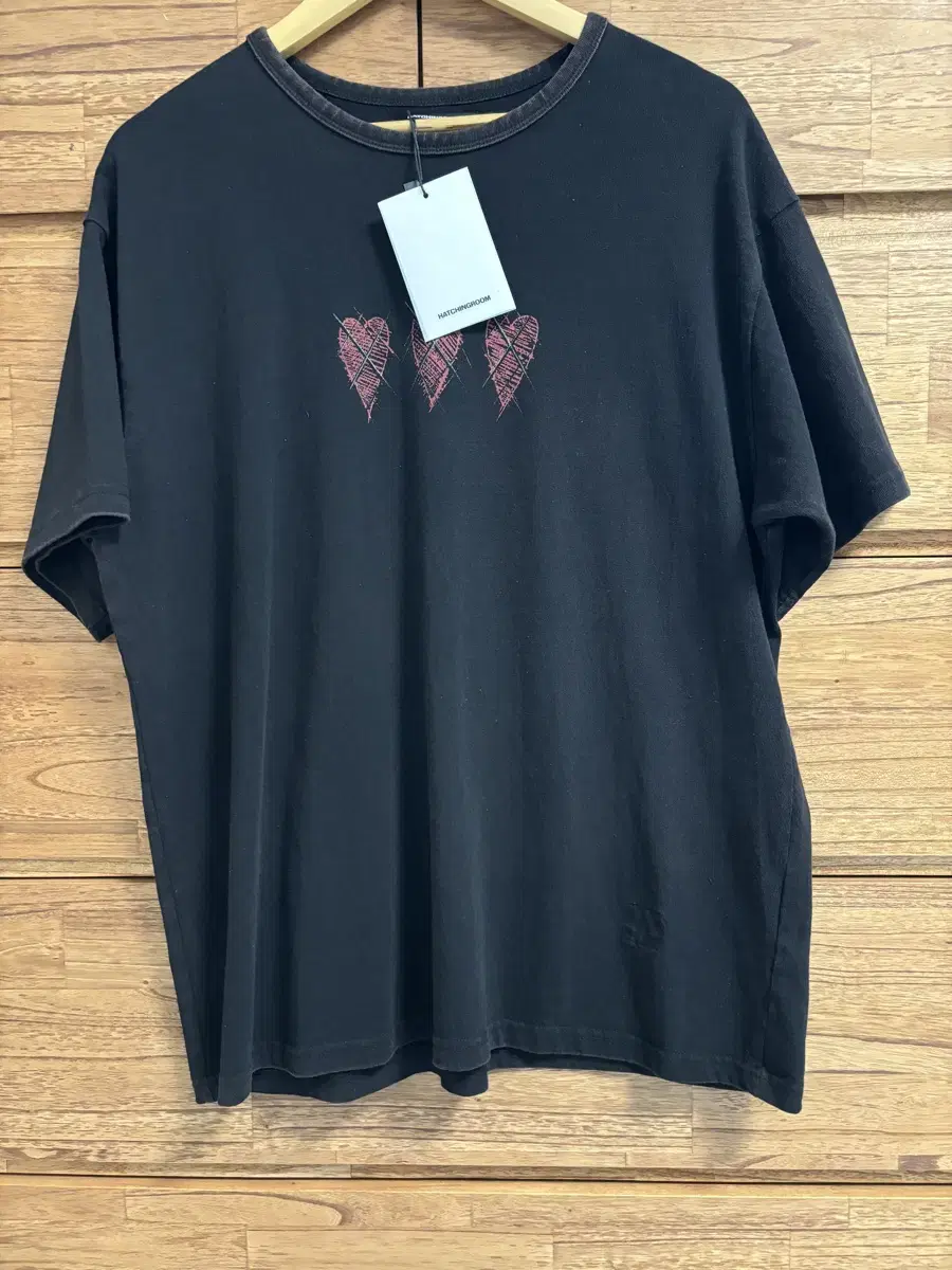 해칭룸 VTG Cartoon Heart Tee Washed Black 판