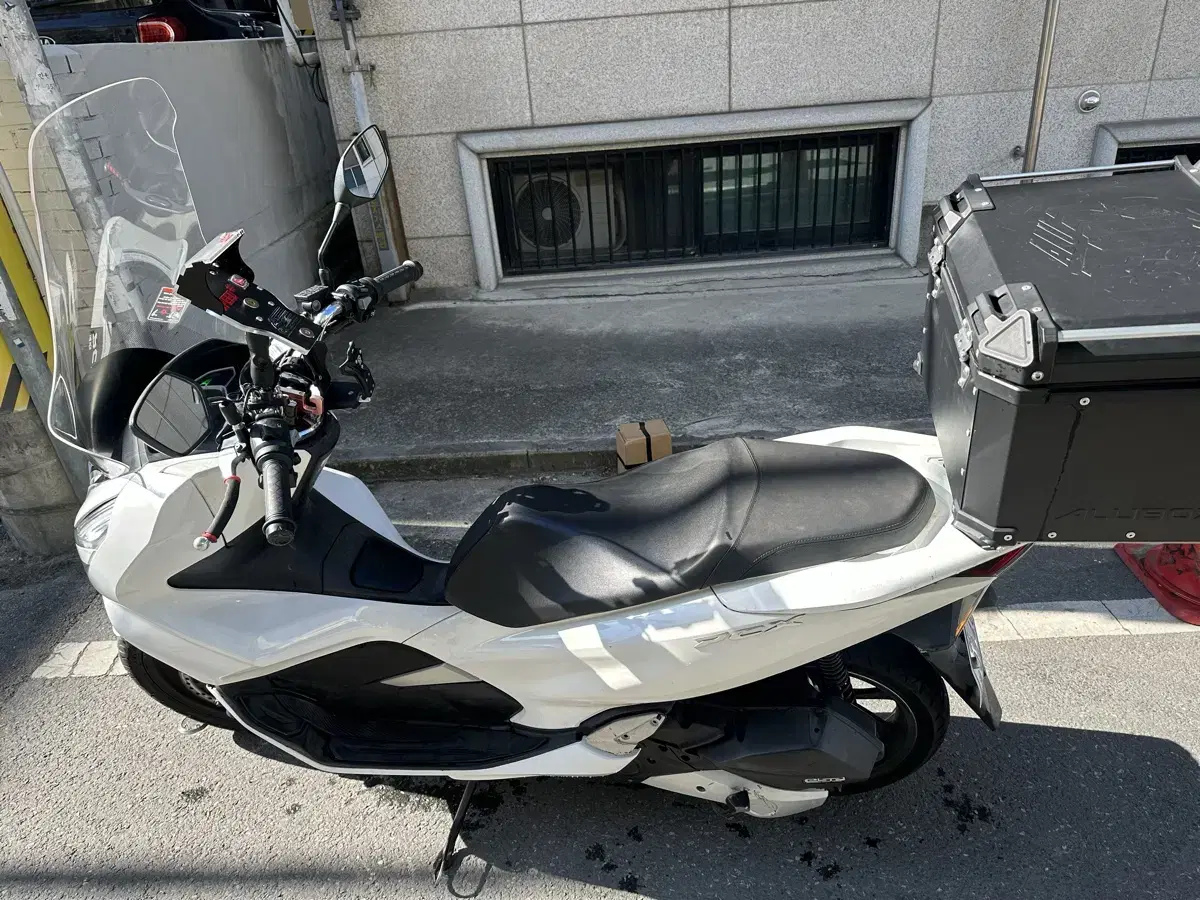 pcx125cc 19년식팝니다