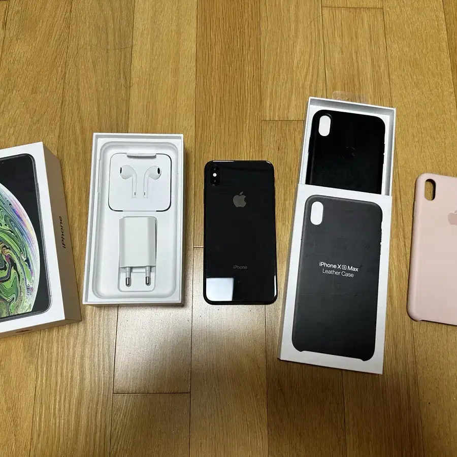 아이폰 XS Max 스페이스 그레이 256GB 풀박스 판매합니다.