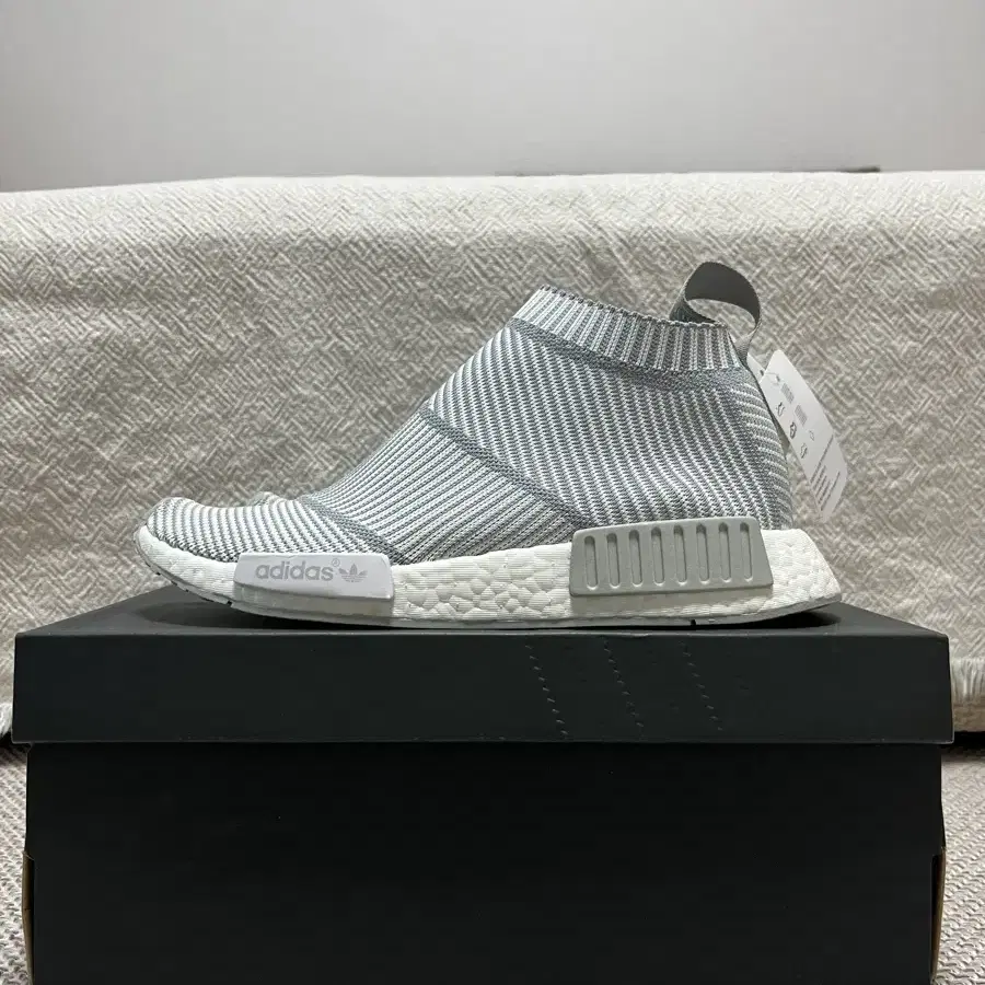 새제품/250) 아디다스 NMD CS1