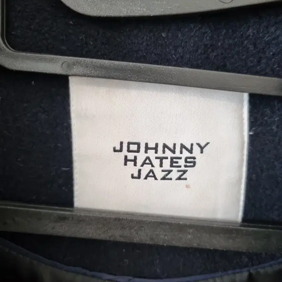 JOHNNY HATES JAZZ 울코트