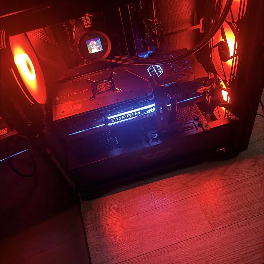 RTX4090슈프림 ,7950x3d 팝니다 가지러 오셔야 합니다