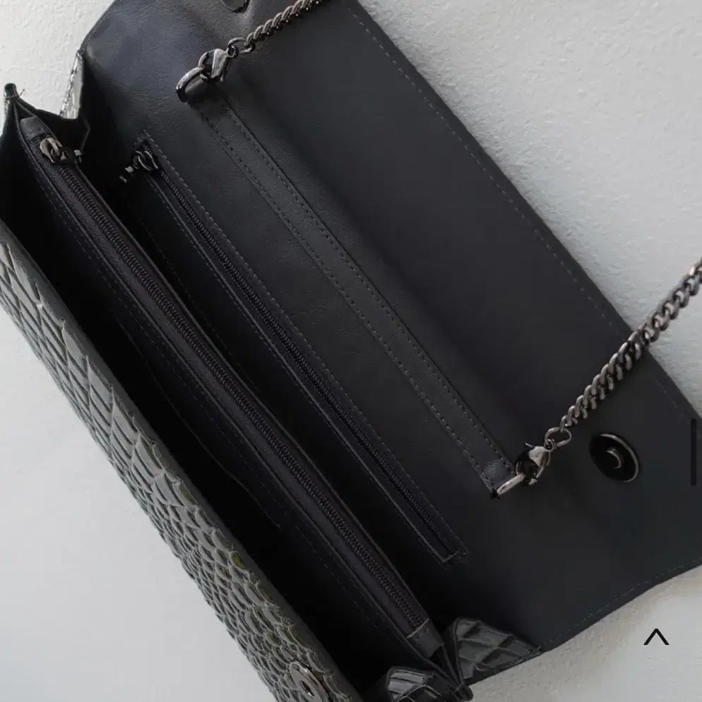 릿킴 crack chain bag in cowskin