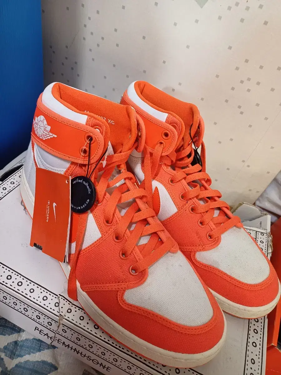 Jordan 1 KO Rush orange