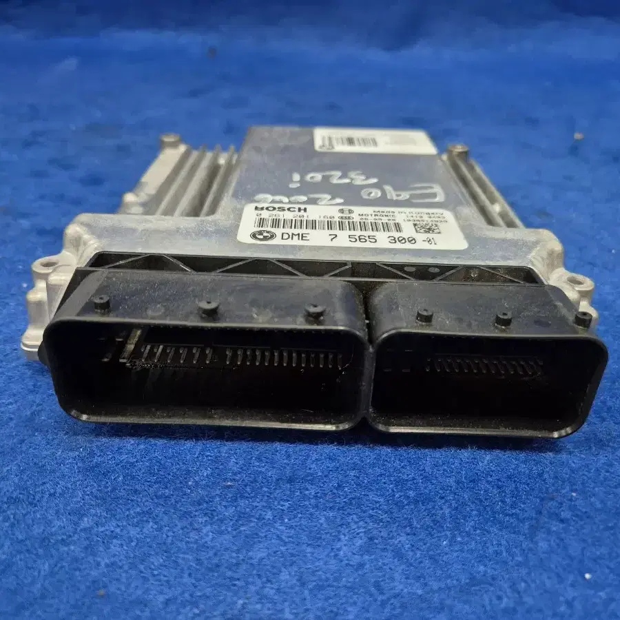 bmw e90 320i 전기형 ecu 판매합니다.