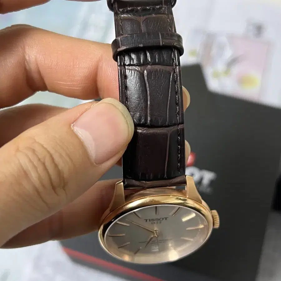 티쏘 신형 슈망데뚜렐 39mm 풀박스