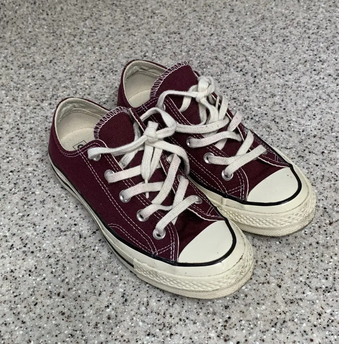 CONVERSE BURGUNDY 230