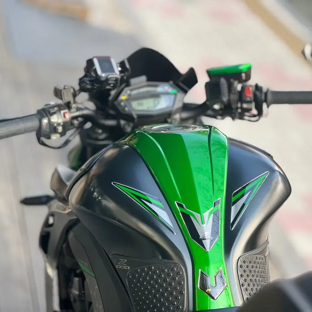 가와사키 Z1000R 올린즈 에디션 2021년식 깔끔한차량 판매