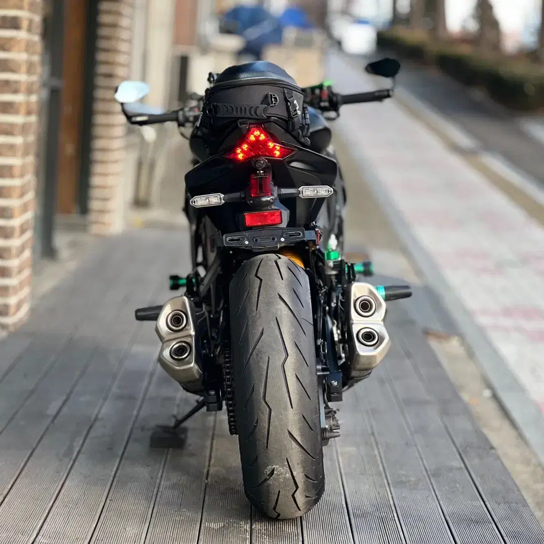 가와사키 Z1000R 올린즈 에디션 2021년식 깔끔한차량 판매