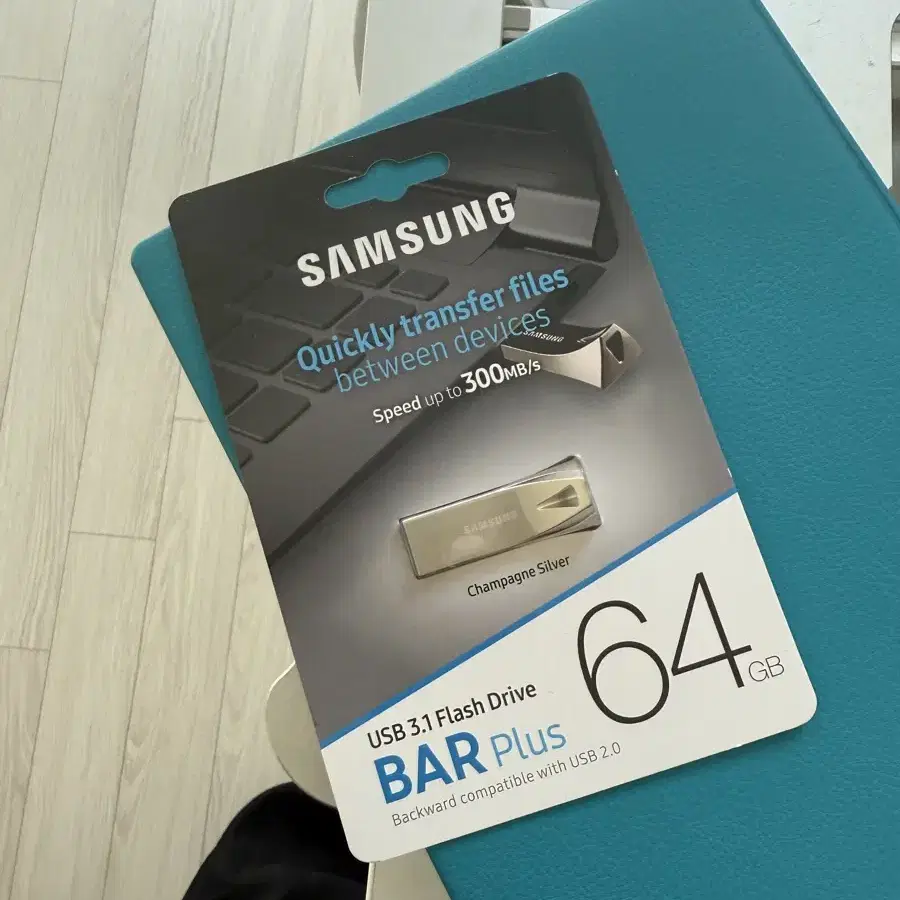 삼성 BAR Plus 64GB USB 3.1 새것