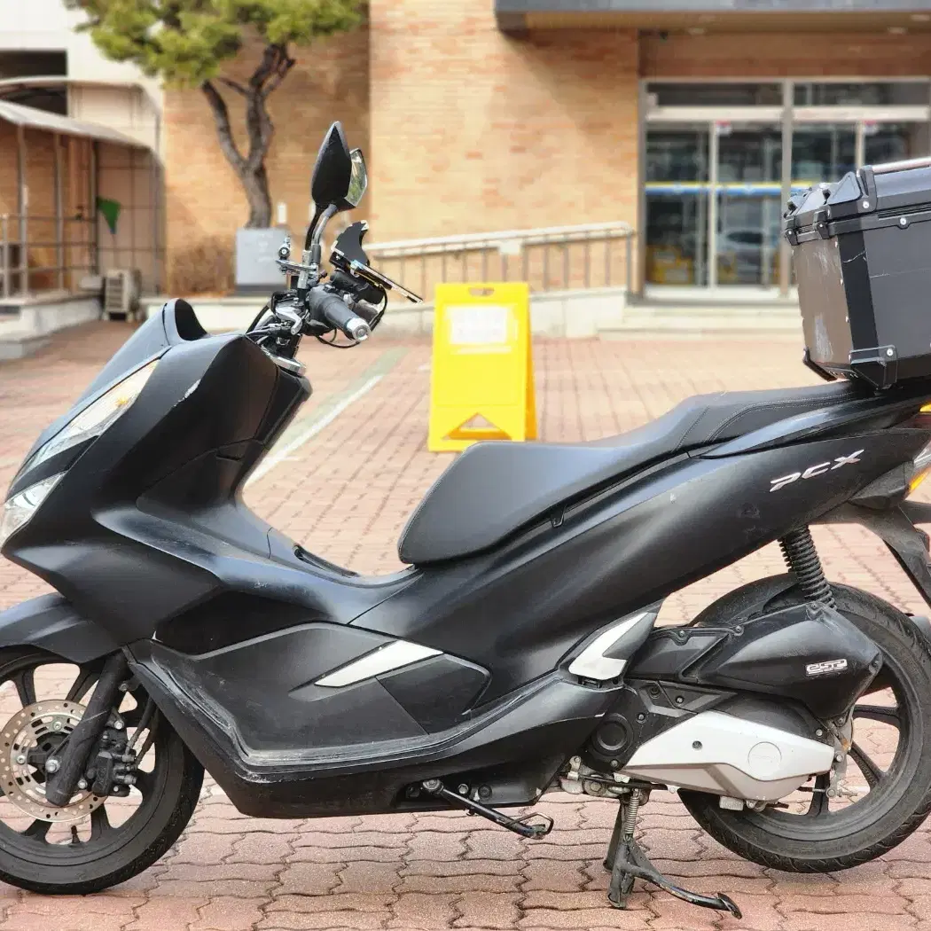 19년식 더뉴 PCX125 배달세팅 2만키로 팝니다