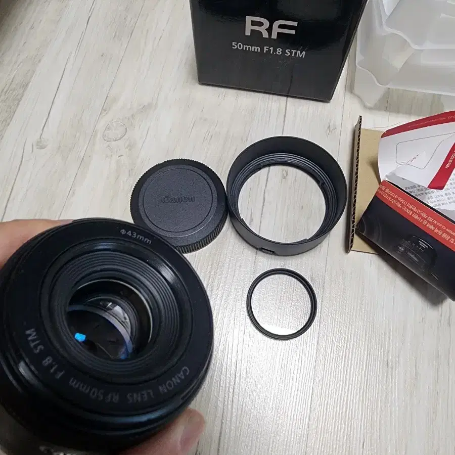 캐논 RF 50mm f1.8 STM 표준단렌즈 팜.