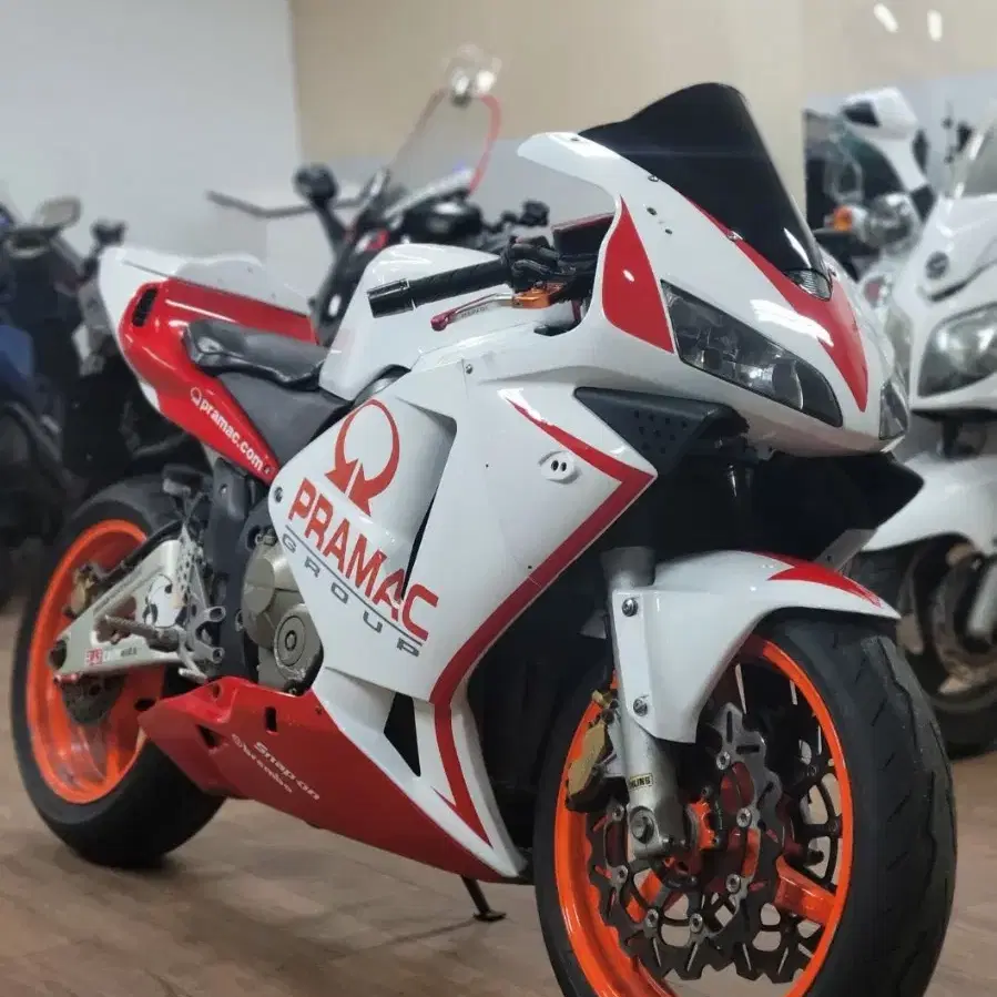 혼다)CBR600rr.요시무라(정품)구변완.풀베기 차량 판매합니다