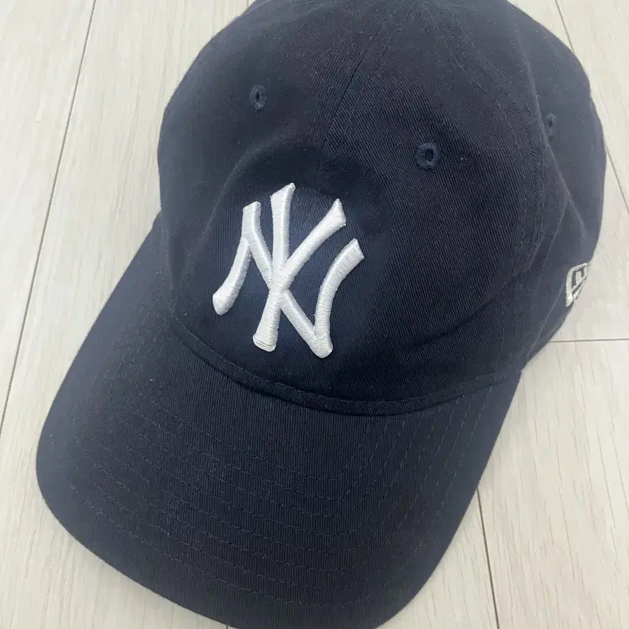 New Era x MoMA New York Yankees Cap Blac