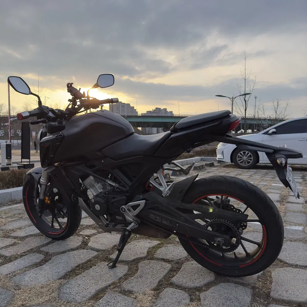 혼다 cb125r 18년식 8천키로