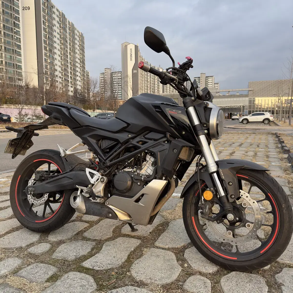 혼다 cb125r 18년식 8천키로