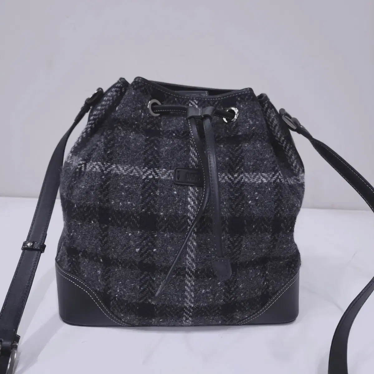 DAKS) Genuine leather, almost new, wool, foldable shoulder bag