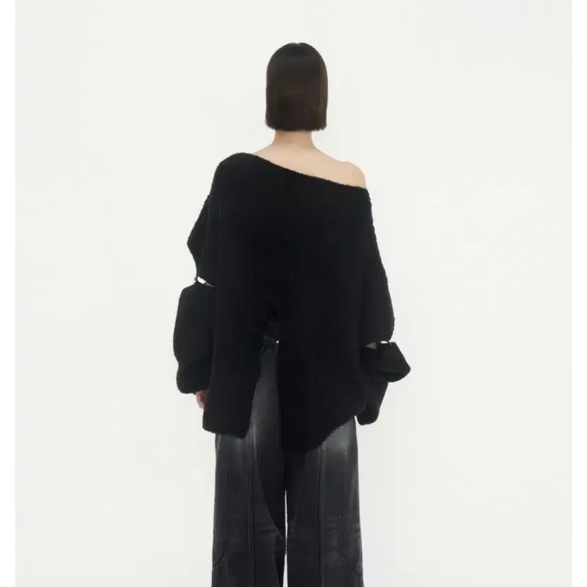 트리밍버드 Sleeve Slit Boat Neck Knit [Black]