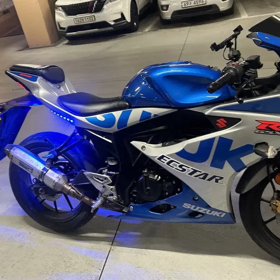 gsxr 125 20년식 급처합니다