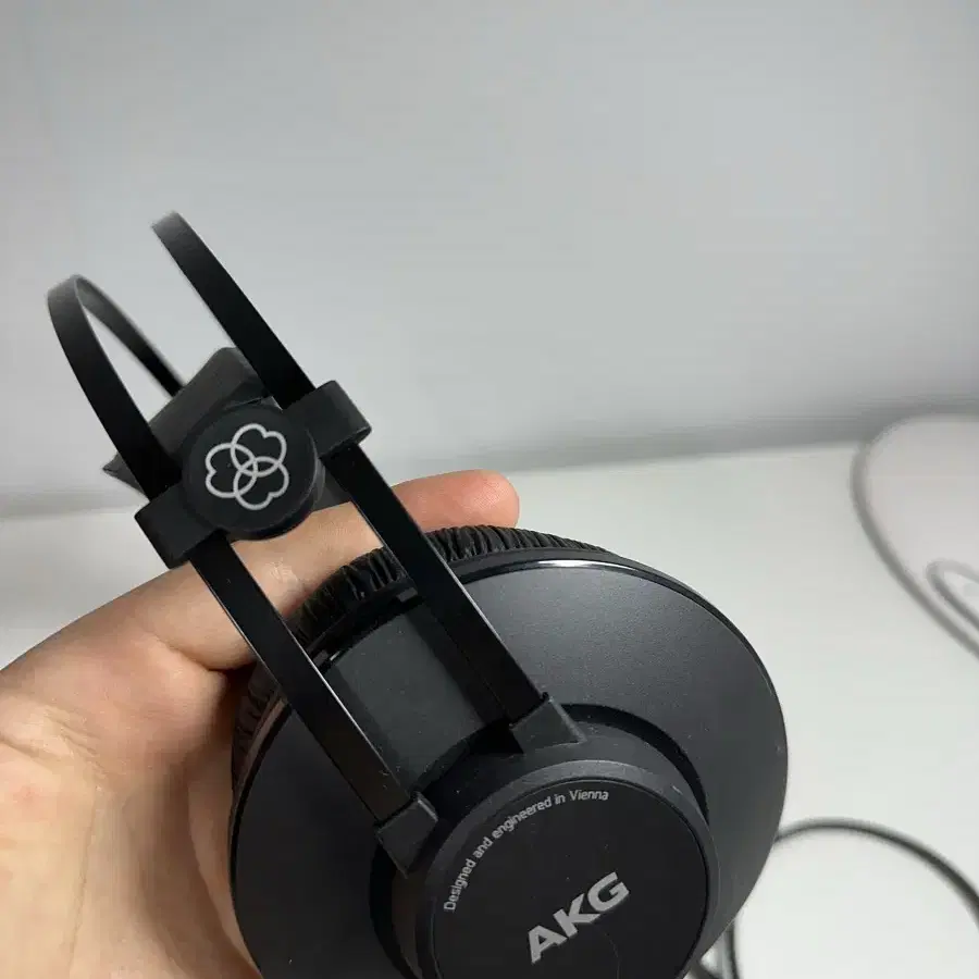 AKG K52 헤드폰