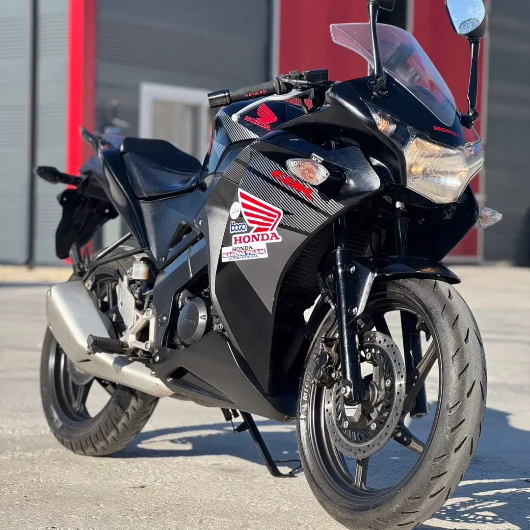 혼다 cbr125r 16년식 2만km 흑마 관리잘된 차량 판매합니다