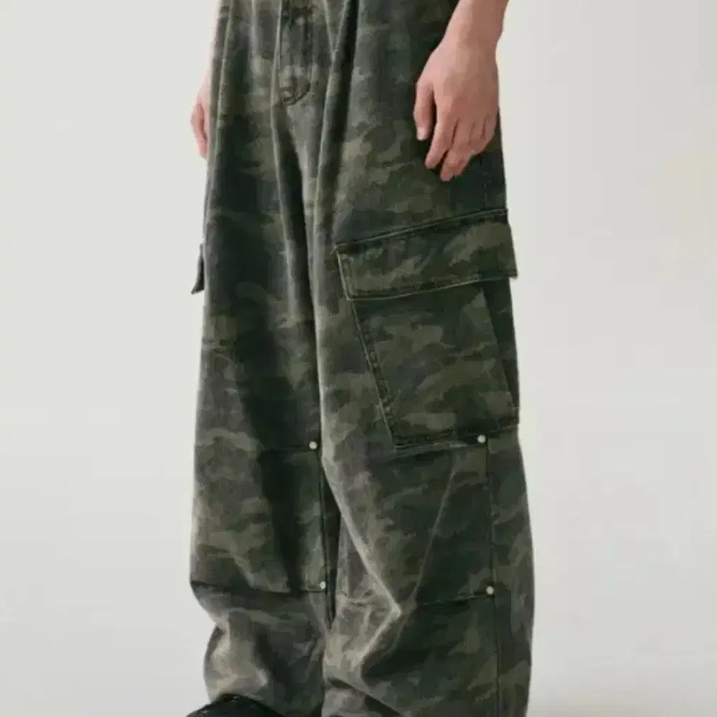 어반드레스 Big Cargo Pants 카모 XS