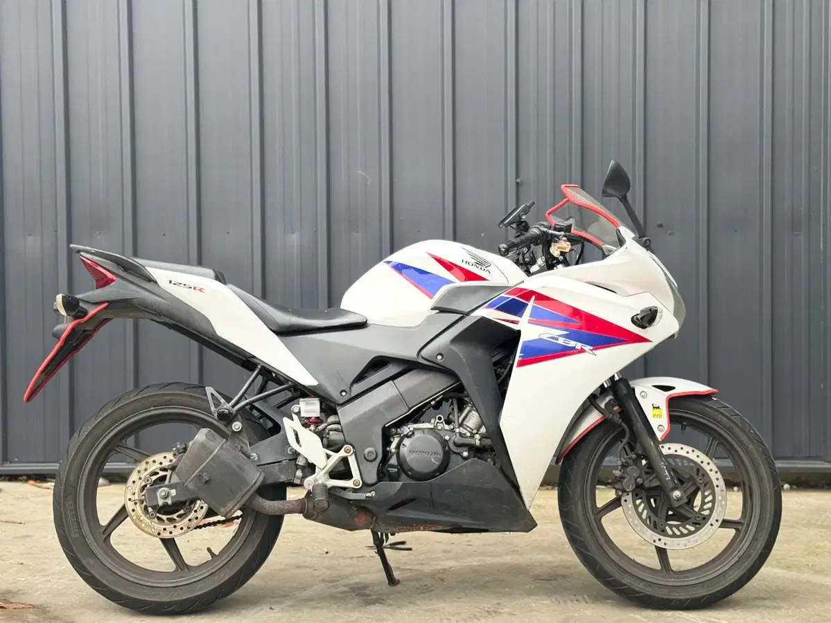 혼다cbr125r 12년식 2만km 병적관리차량 판매합니다.