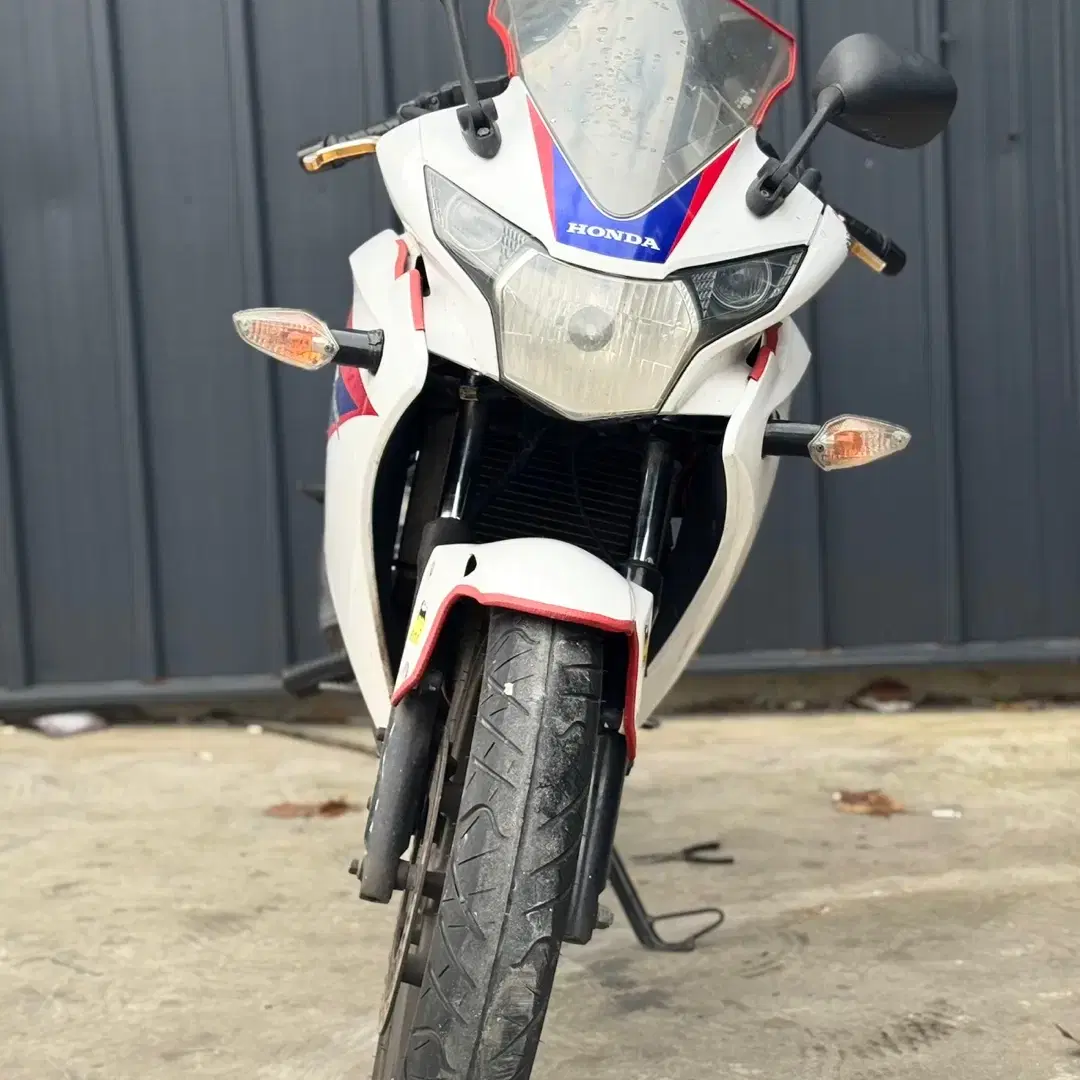 혼다cbr125r 12년식 2만km 병적관리차량 판매합니다.