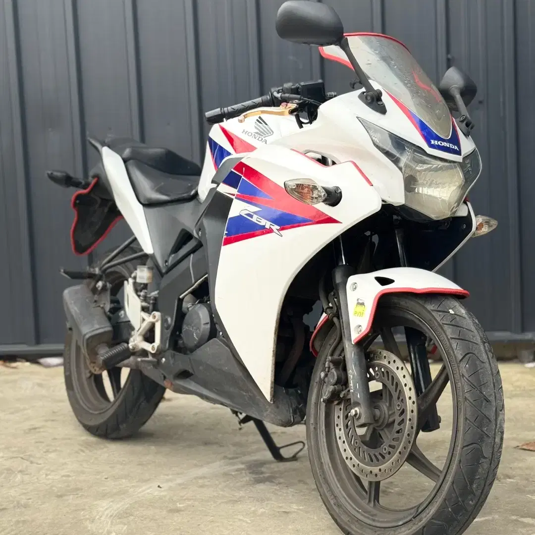 혼다cbr125r 12년식 2만km 병적관리차량 판매합니다.