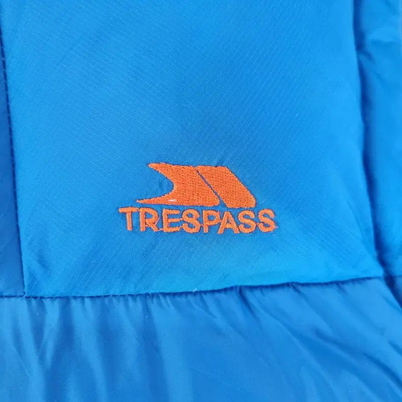 F5242 TRESPASS 남100 블루 오리털 패딩조끼/더크