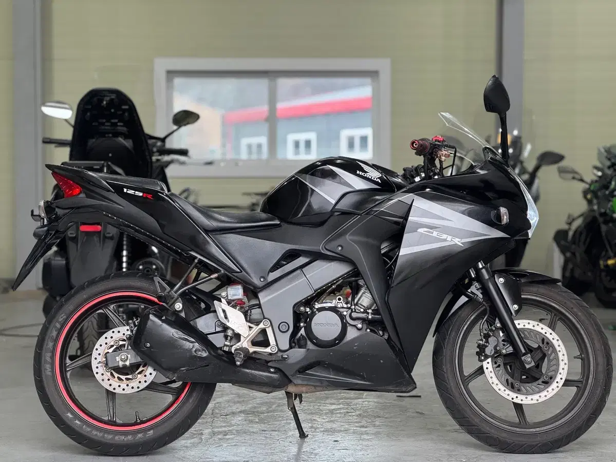 혼다cbr125r 15년식 3만km 흑마  관리잘된 차량 판매합니다.