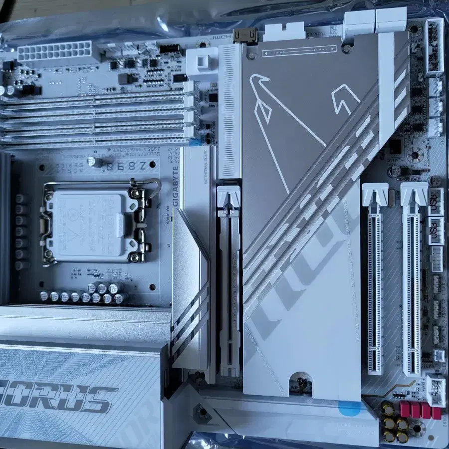 GIGABYTE Z890 AORUS PRO ICE