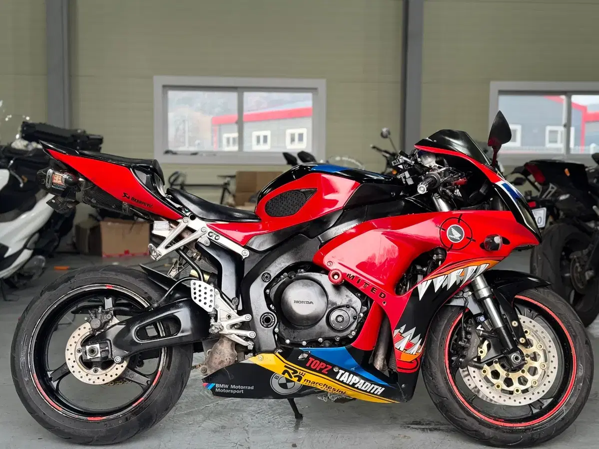 혼다cbr1000rr 08년식 관리잘된 차량 판매합니다.