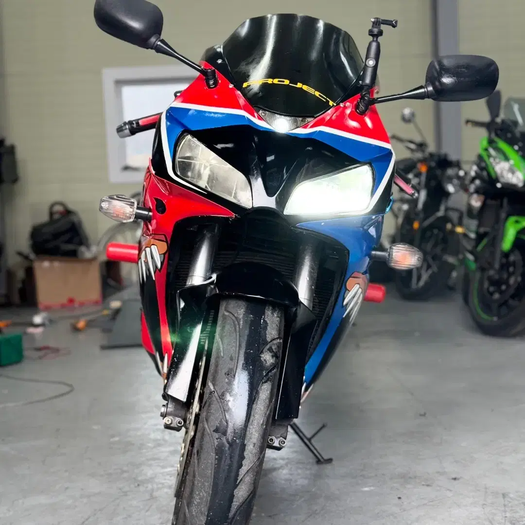 혼다cbr1000rr 08년식 관리잘된 차량 판매합니다.