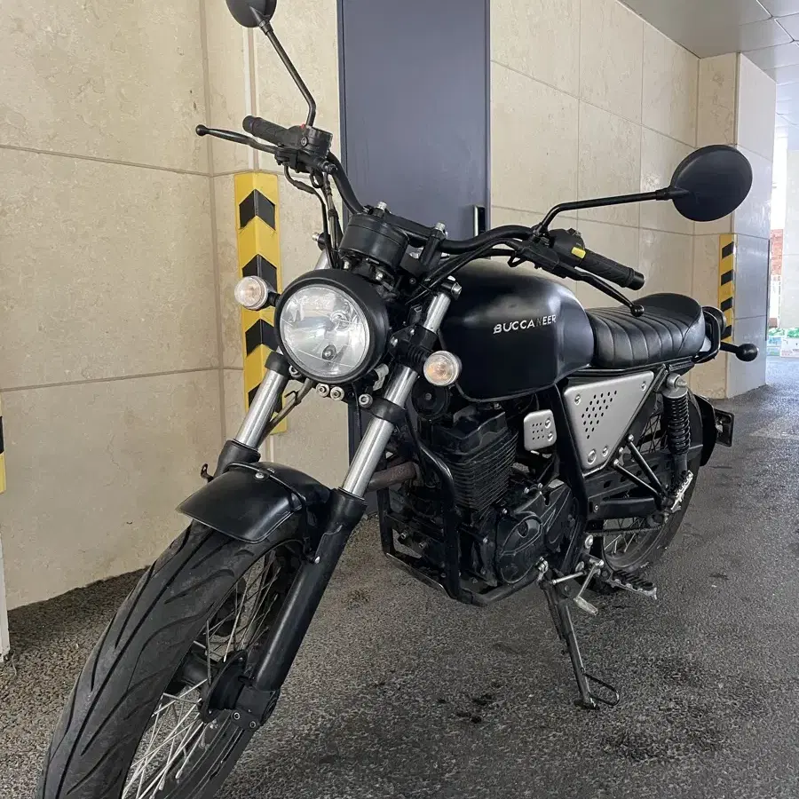 21년식 부캐너 125cc 클래식 바이크 오토바이