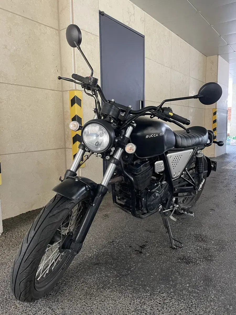 21년식 부캐너 125cc 클래식 바이크 오토바이