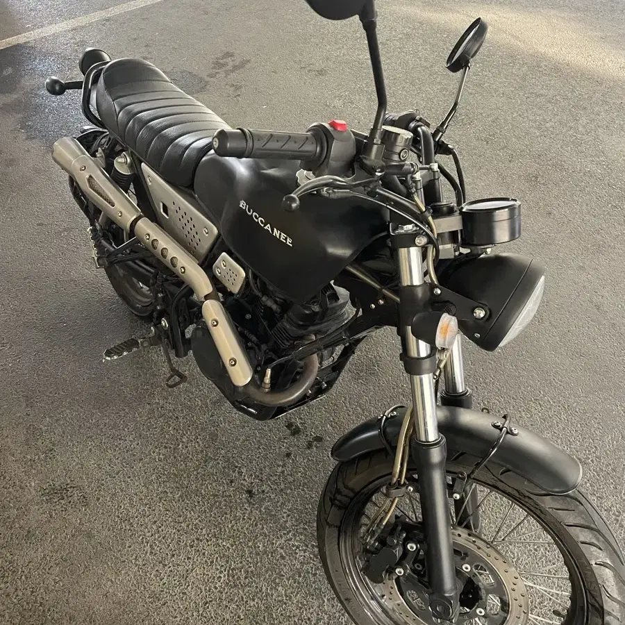 21년식 부캐너 125cc 클래식 바이크 오토바이