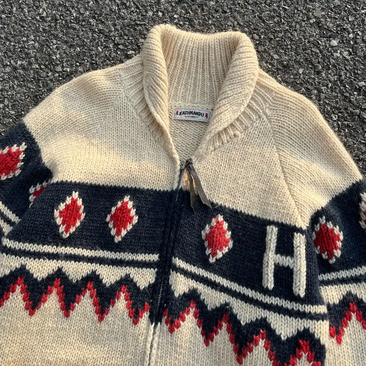 H.R.market wool 100% cowichan cardigan