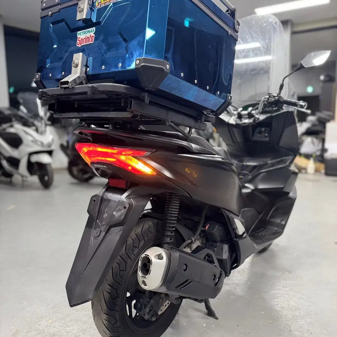 혼다 PCX125 ABS 21년식 6만Km 판매합니다