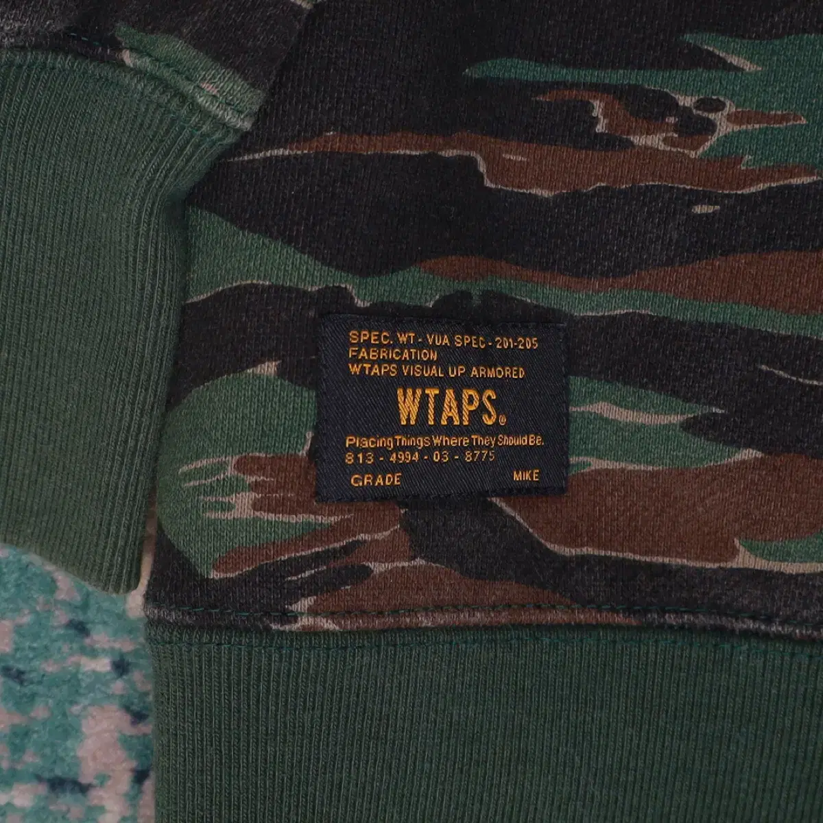 Wtaps 더블탭스 타이거 카모 레터링 스웻셔츠 맨투맨