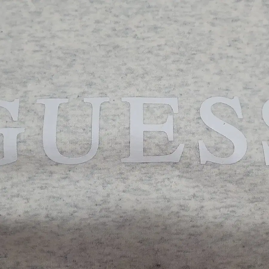 GUESS 게스 여성 안감융기모 맨투맨