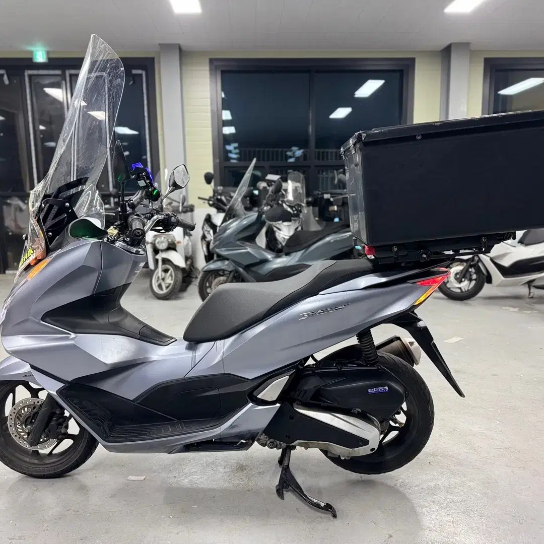 혼다 Pcx125 ABS 22년식 3만Km 판매합니다.