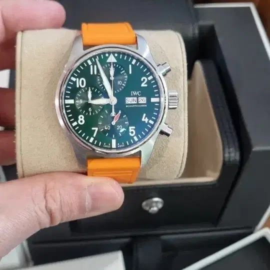 IWC 파일럿 크로노그래프